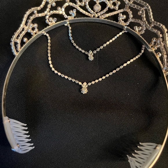 Gorgeous Diamond and Silver Tiara with 2 Teardrop chains main image 9